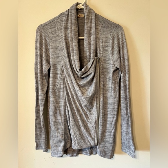 Sweater Lot - Picture 4 of 9